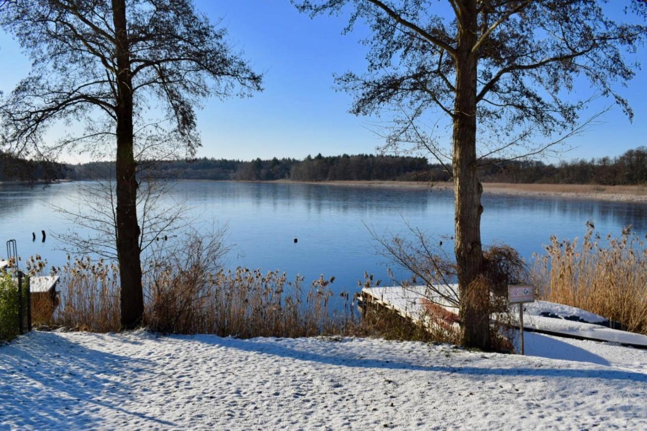 Modernes Mit Kamin Und Sauna Am Altdorfer See, Hunde Sind Herzlich Willkommen Holiday home Krakow am See